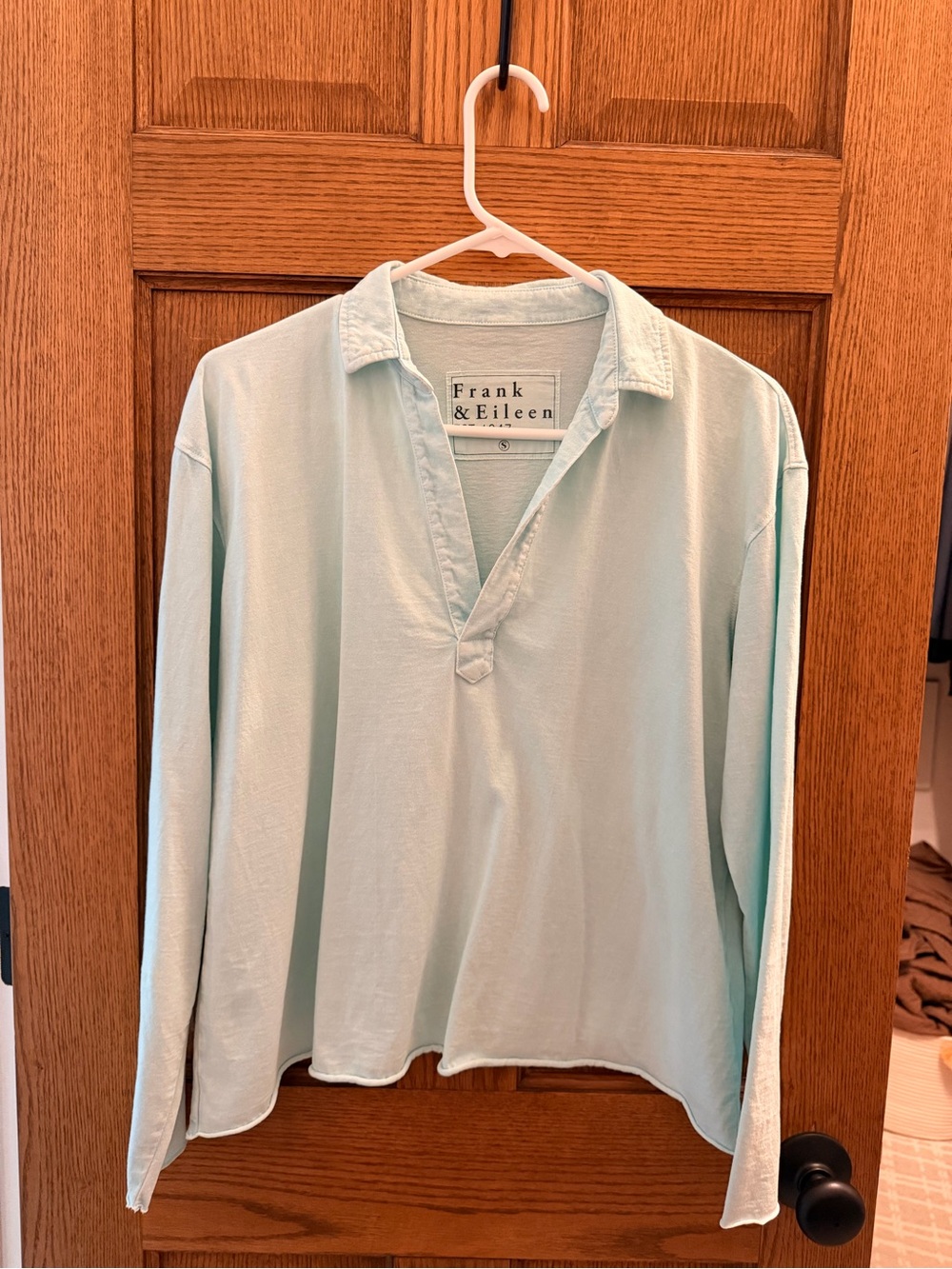 Frank & Eileen Patrick Popover Henley in Mineral Wash - Picture 4 of 9